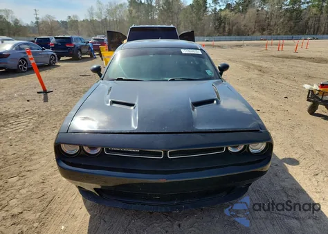 2016 Dodge Challenger Sxt z USA, uszkodzony, nr VIN 2C3CDZAG9GH331638